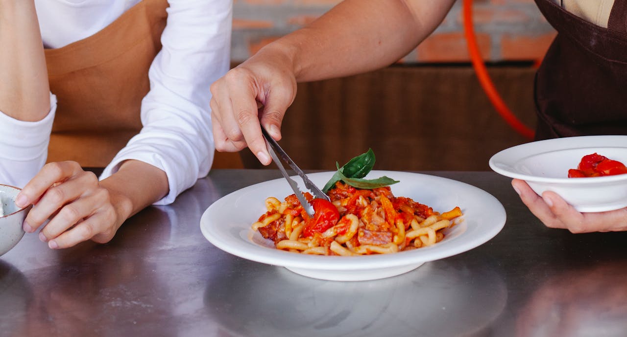 pasta med bacon og ærter